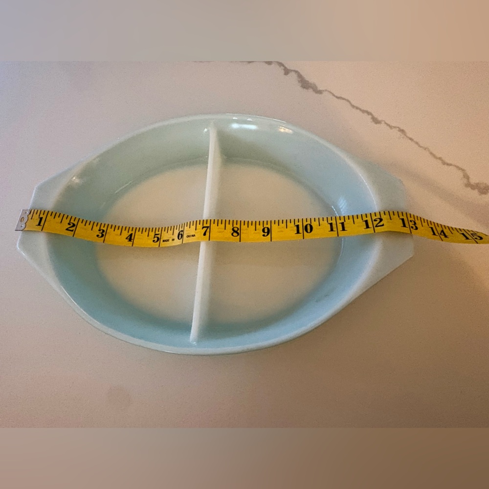 Pyrex Turquoise Blue Divided Casserole Dish - 1 1/2 QT - Picture 6 of 6
